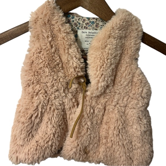 Zara Baby Girl Faux Fur Vest Size 6-9 Months - Picture 1 of 3